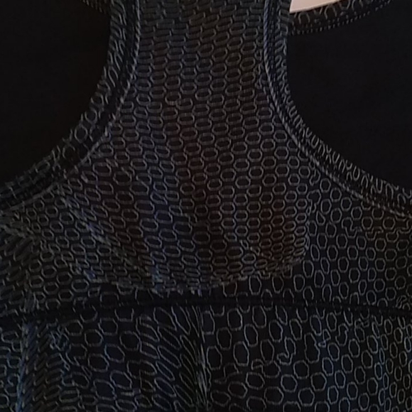 Nike Dri fit sports top. - Picture 4 of 5